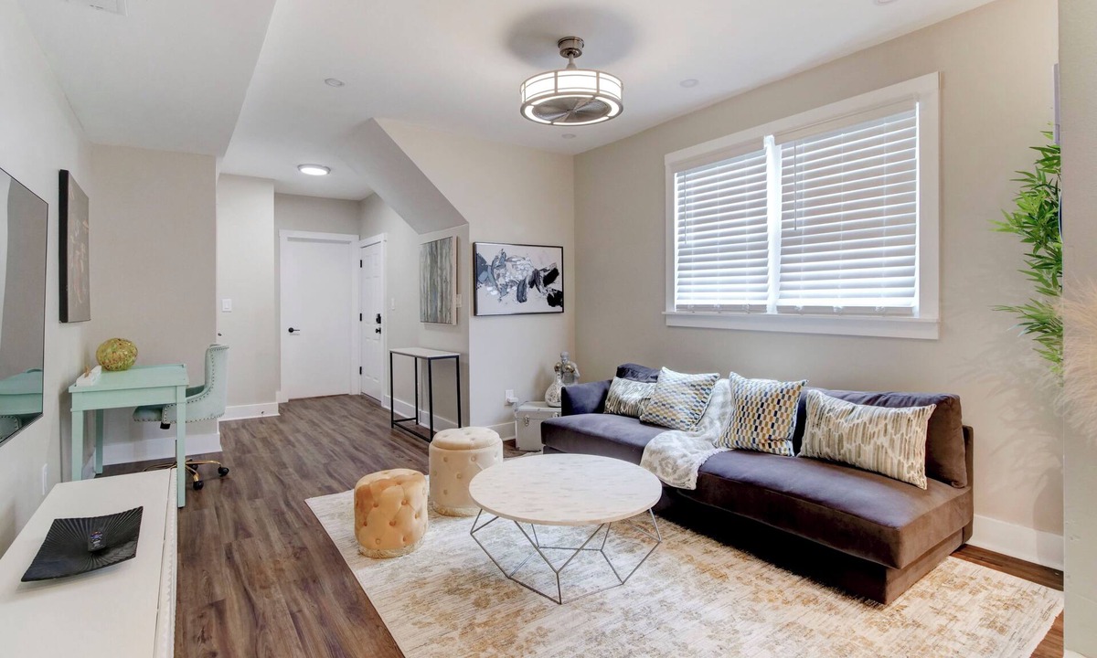 Jersey City Apartment | Comfy Bright Peaceful 1BR - Minutes to NYC