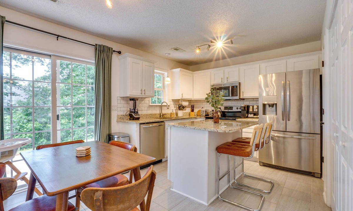 Conestee Cottage | Community Pool/Close to Downtown Greenville
