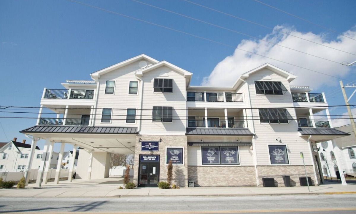 Sea Isle City Condo | Condo 1.5 Blocks from the Beach Above Berardi Brothers Pizza in Sea Isle