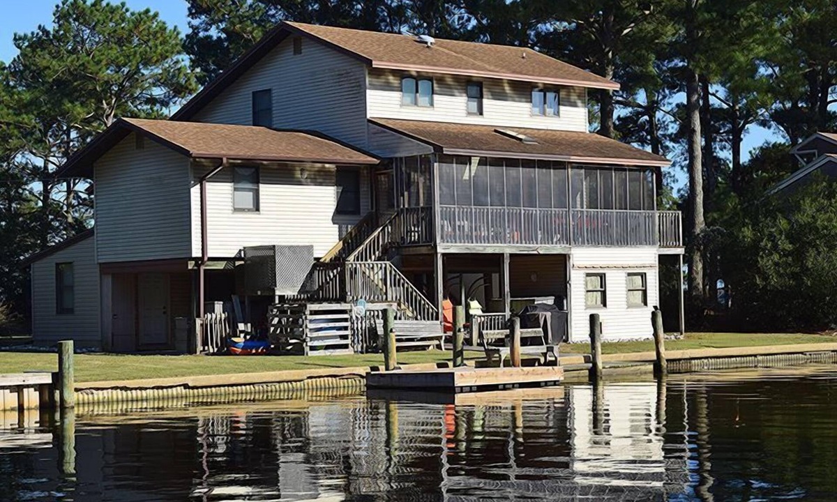 Deep Hole House | Coral Cove- Canalfront with & Private Dock
