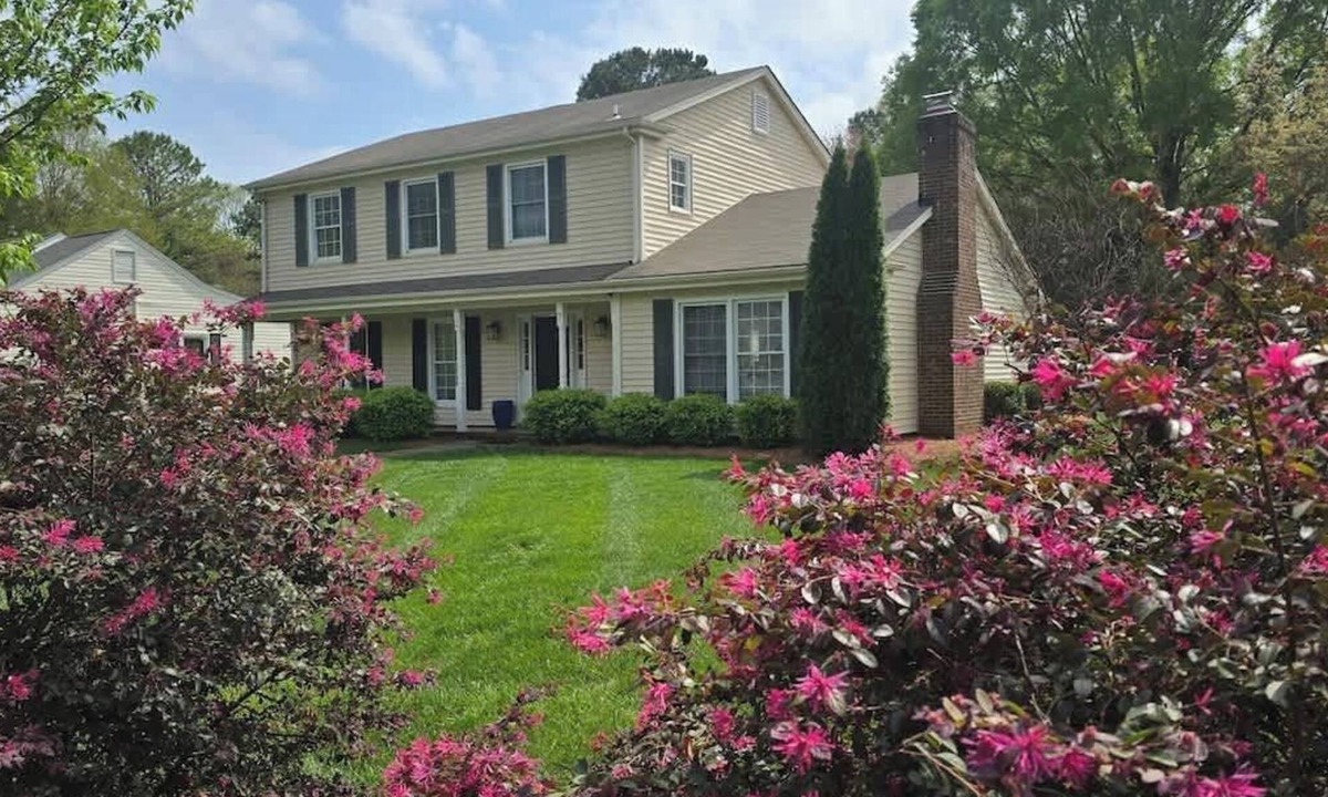 Wessex Square House | Corner Chateau