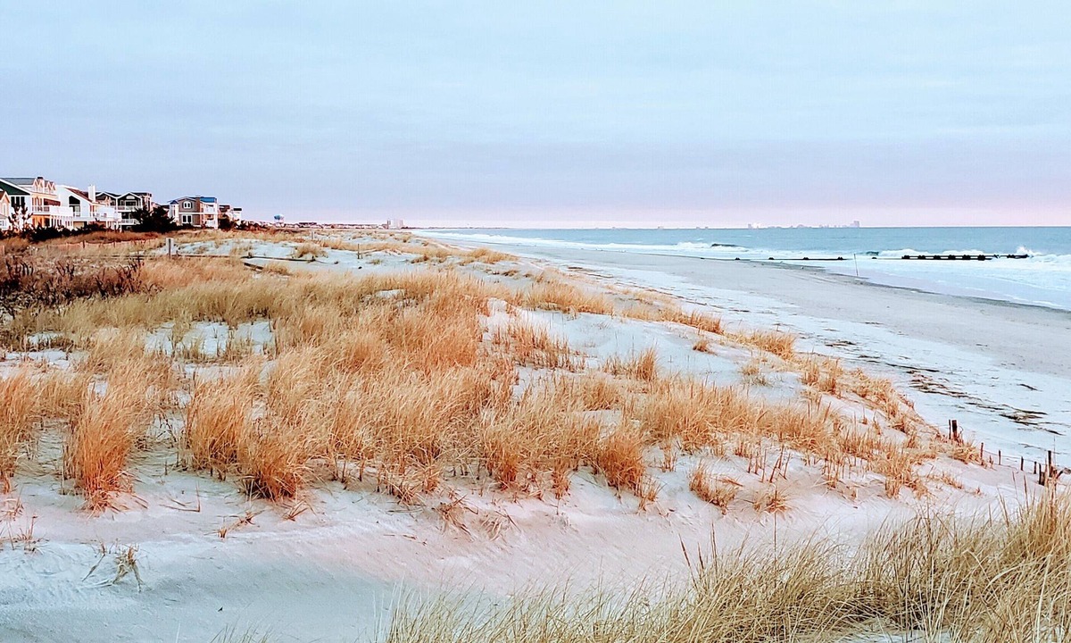 Townsend's Inlet House | Cottage Meets Contemporary, 4 BRs, lots of Amenities!