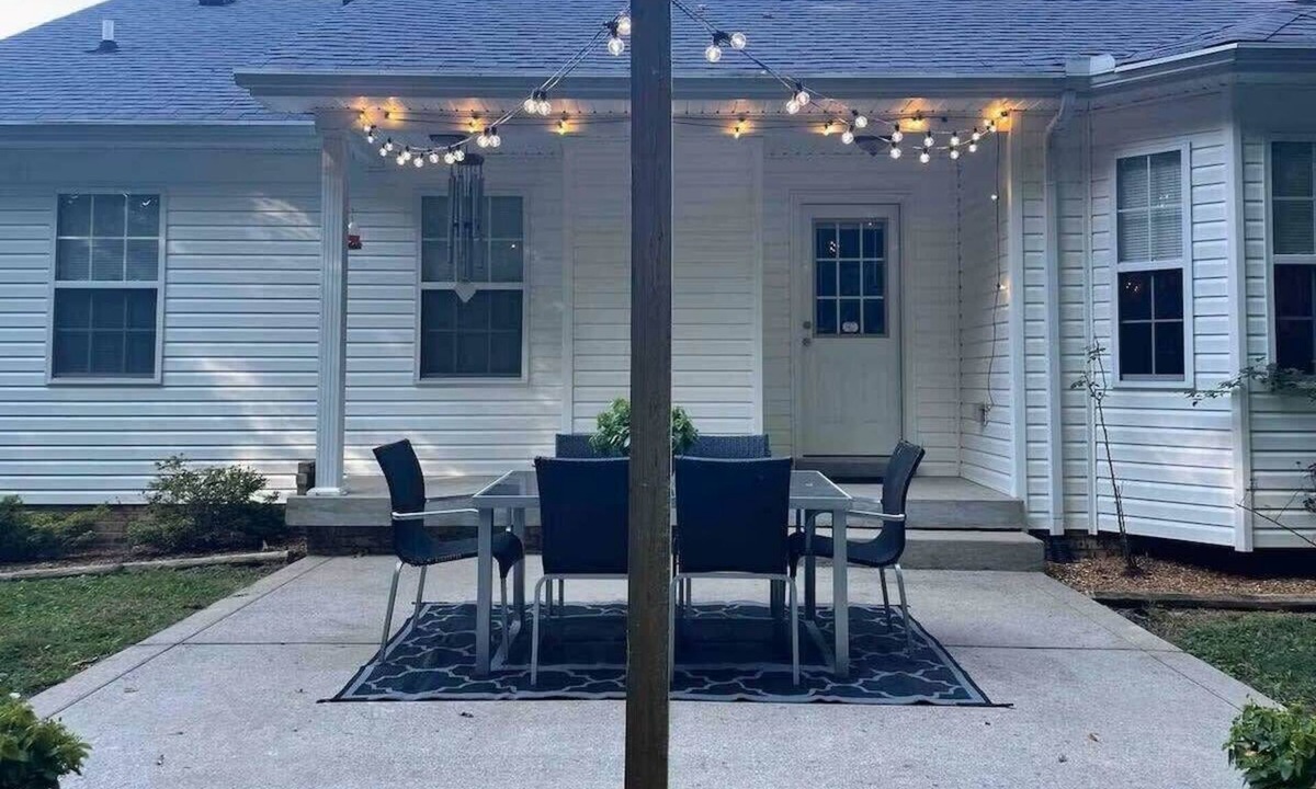 Pleasant View House | Country Chic-20 Min to Nash, Sleep 9