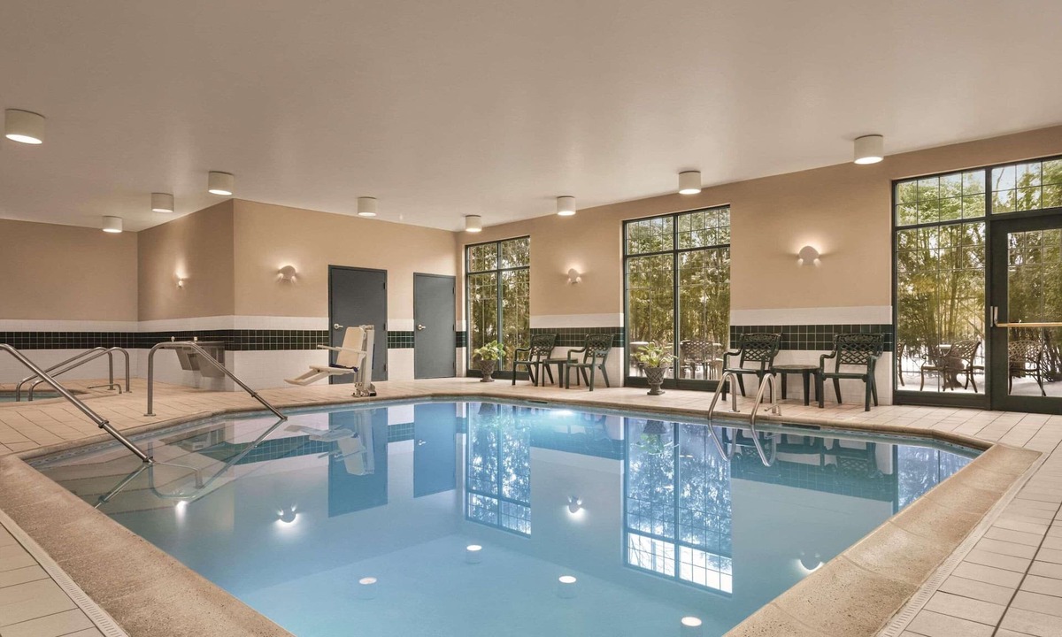 Schaumburg Hotel | Country Inn & Suites by Radisson, Schaumburg, IL