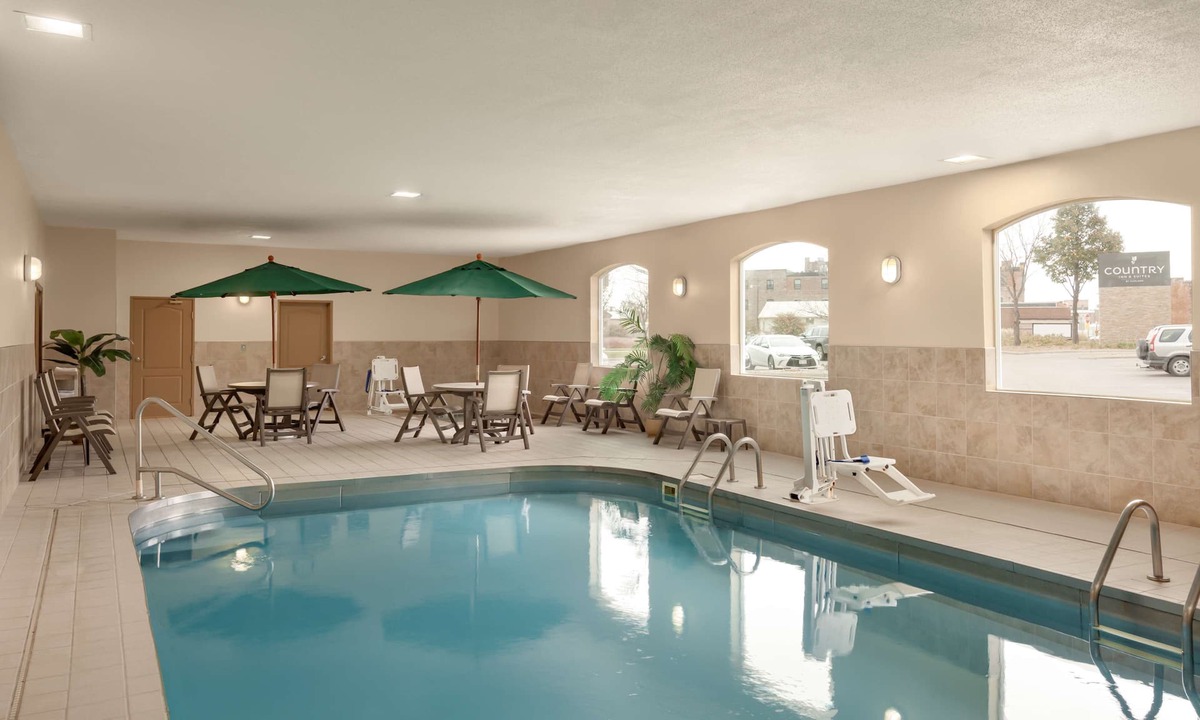 Downtown Hotel | Country Inn & Suites by Radisson, Sioux Falls, SD