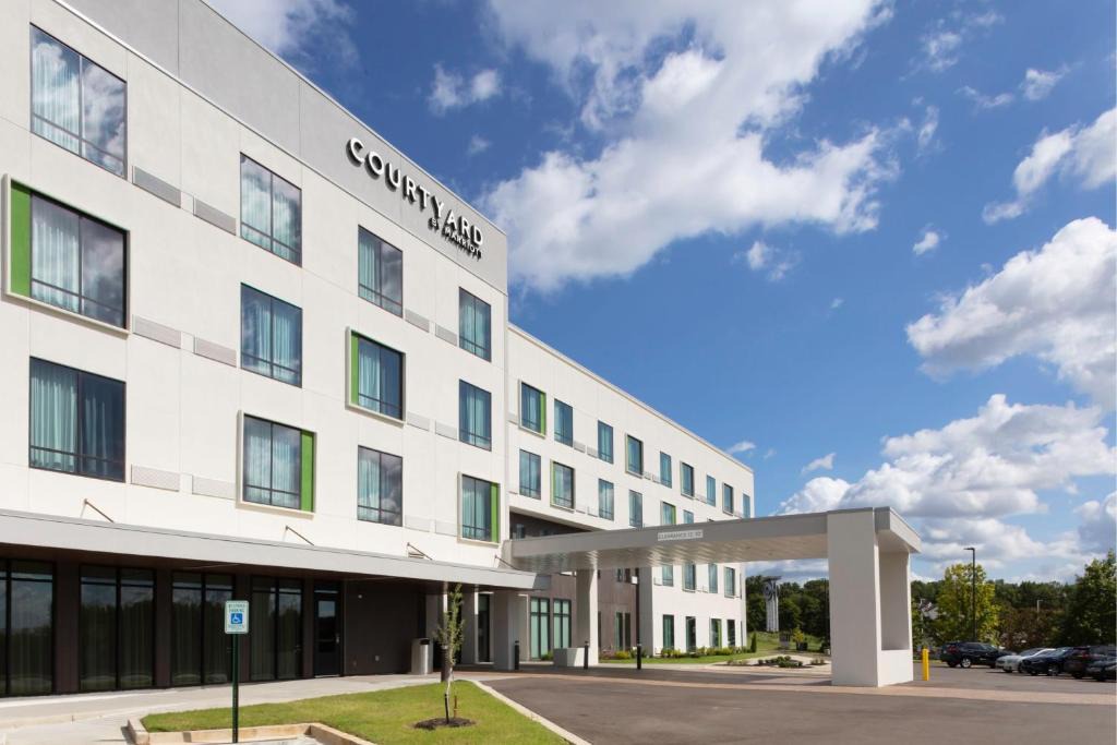Ellendale Hotel | Courtyard by Marriott Memphis East Galleria