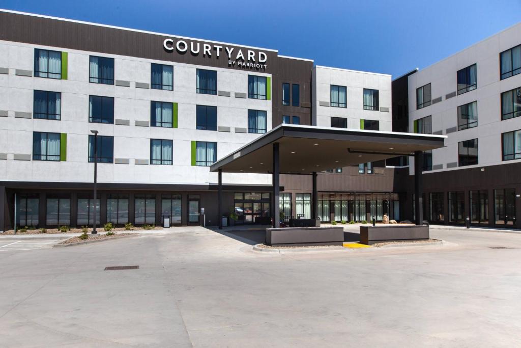 Rapid City Hotel | Courtyard by Marriott Rapid City