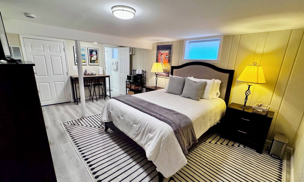 Del Ray Apartment | Cozy 1-bedroom basement apartment in walkable Del Ray - Blocks from the Metro!
