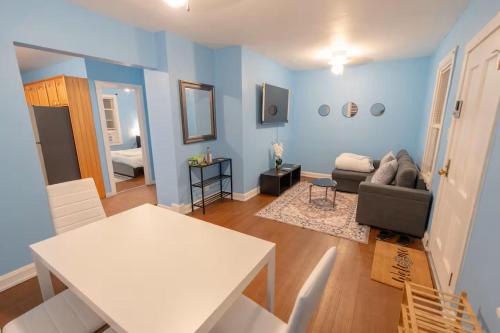 Skokie House | Cozy 1-Bedroom House in Tranquil Skokie With Free Parking