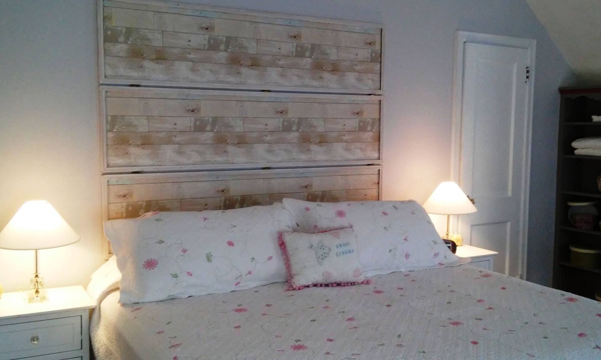 Northfield House | Cozy 1-bedroom with WIFI, AC in charming Northfield.