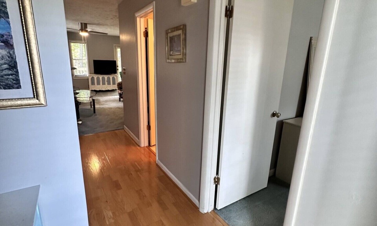 Westover Apartment | Cozy 2-bedroom apartment in charming Fayetteville with AC, WiFi