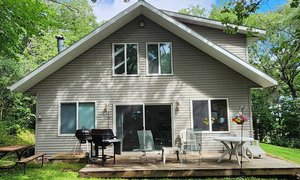Clitherall Cabin | Cozy 2-bedroom cabin near West Battle Lake with lake access.