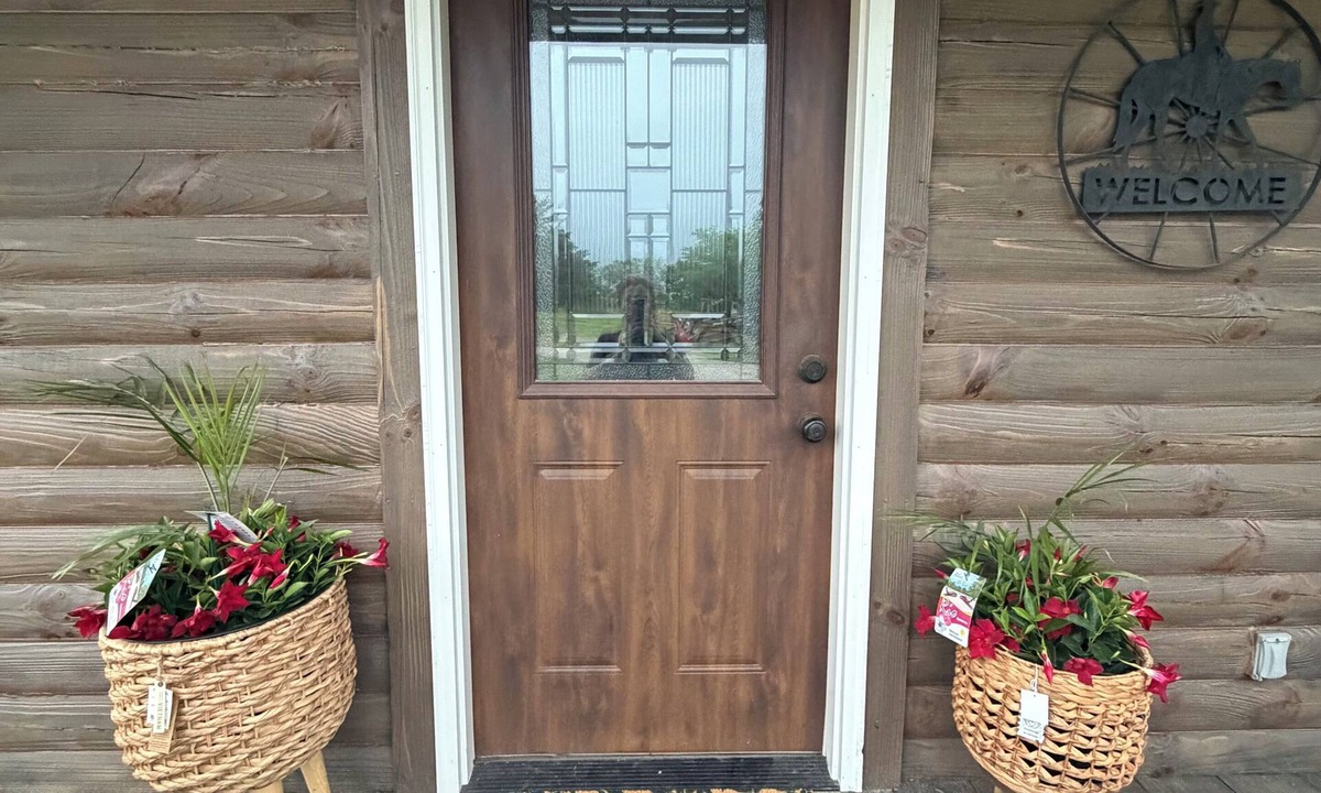 Rocheport Cabin | Cozy 2 bedroom cabin secluded by private lake & 40 acres Relax outdoors in peace
