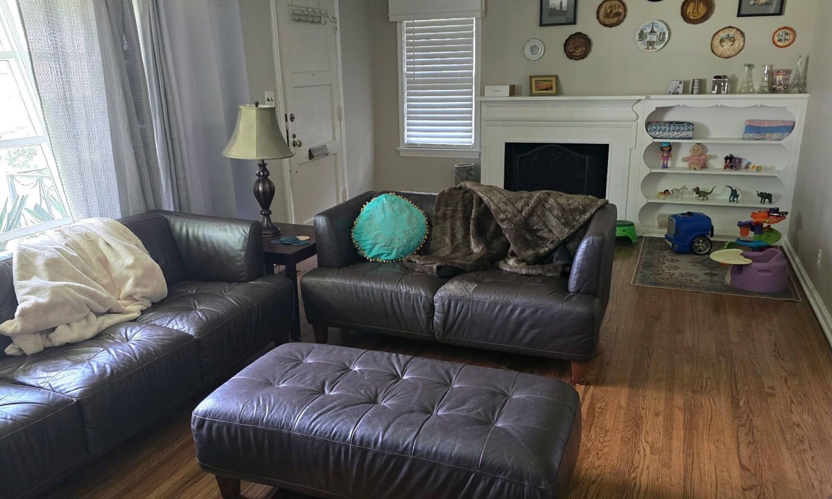 Turner Park House | Cozy 2-bedroom house in charming Tulsa