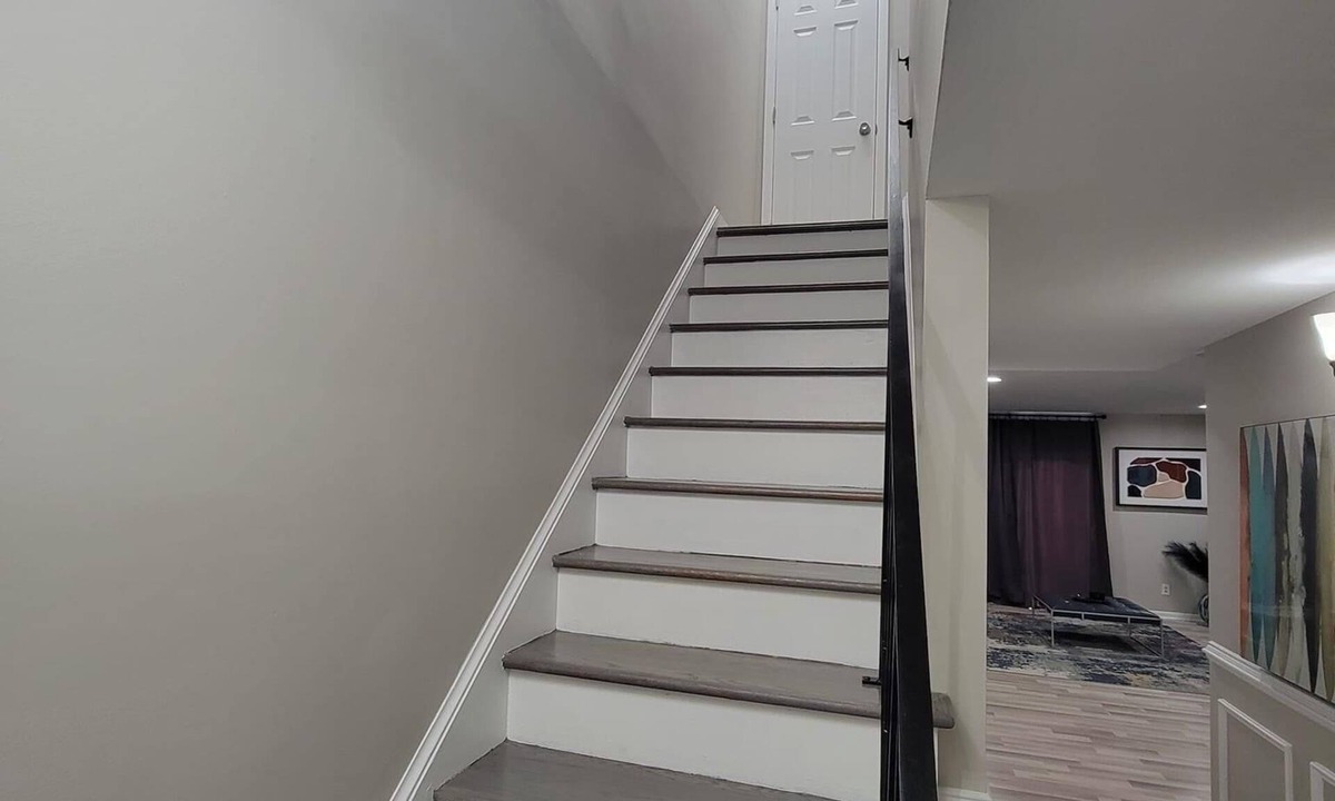 Petersburg House | Cozy 2-bedroom townhome in charming Petersburg with WiFi and lake view