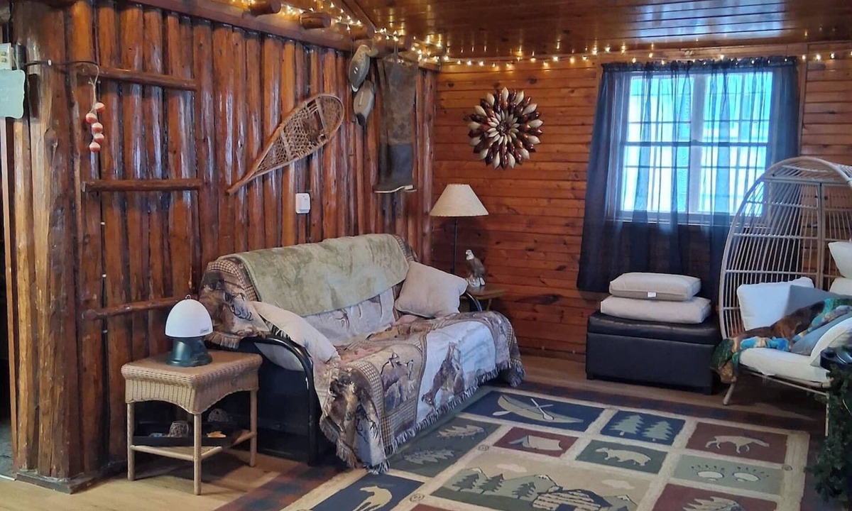 Milton Cabin | Cozy 3 Bedroom Cabin by the lake