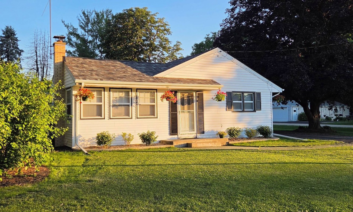 Durand House | Cozy 3-bedroom house within walking distance of all Durand has to offer