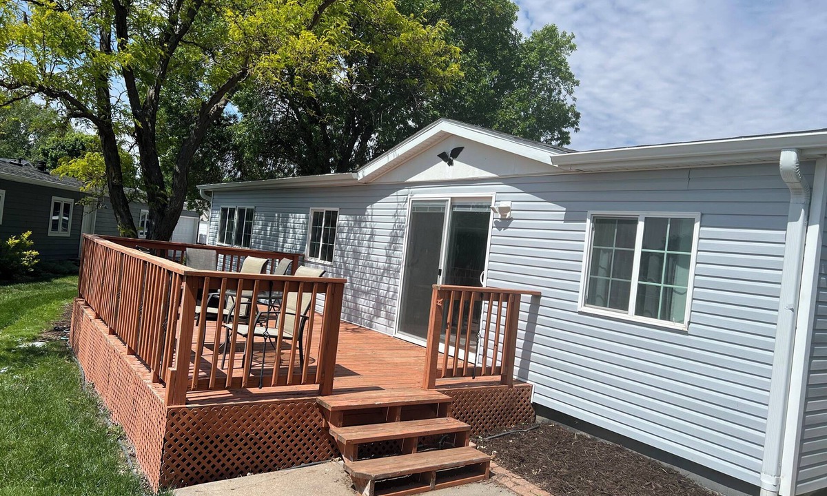 Elwood Cabin | Cozy 4-bedroom cabin on beautiful Johnson Lake perfect for relaxing stays