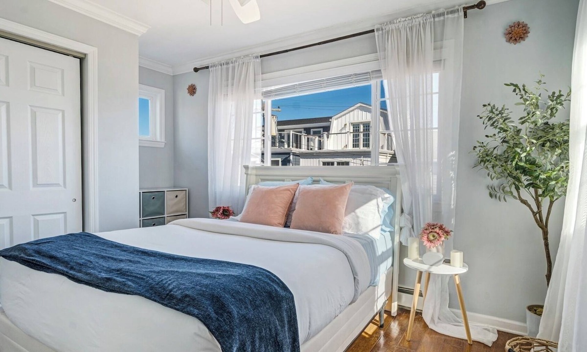 Sea Bright House | Cozy Beach Block 2BR Home ~ Private yard with BBQ grill & Lounging Rooftop deck