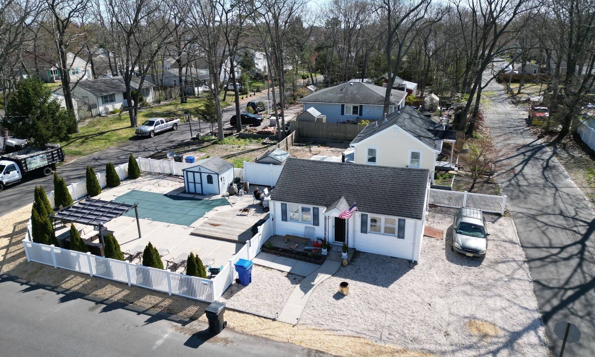 Toms River House | Cozy beach retreat with in ground pool just 7 minutes from seaside heights