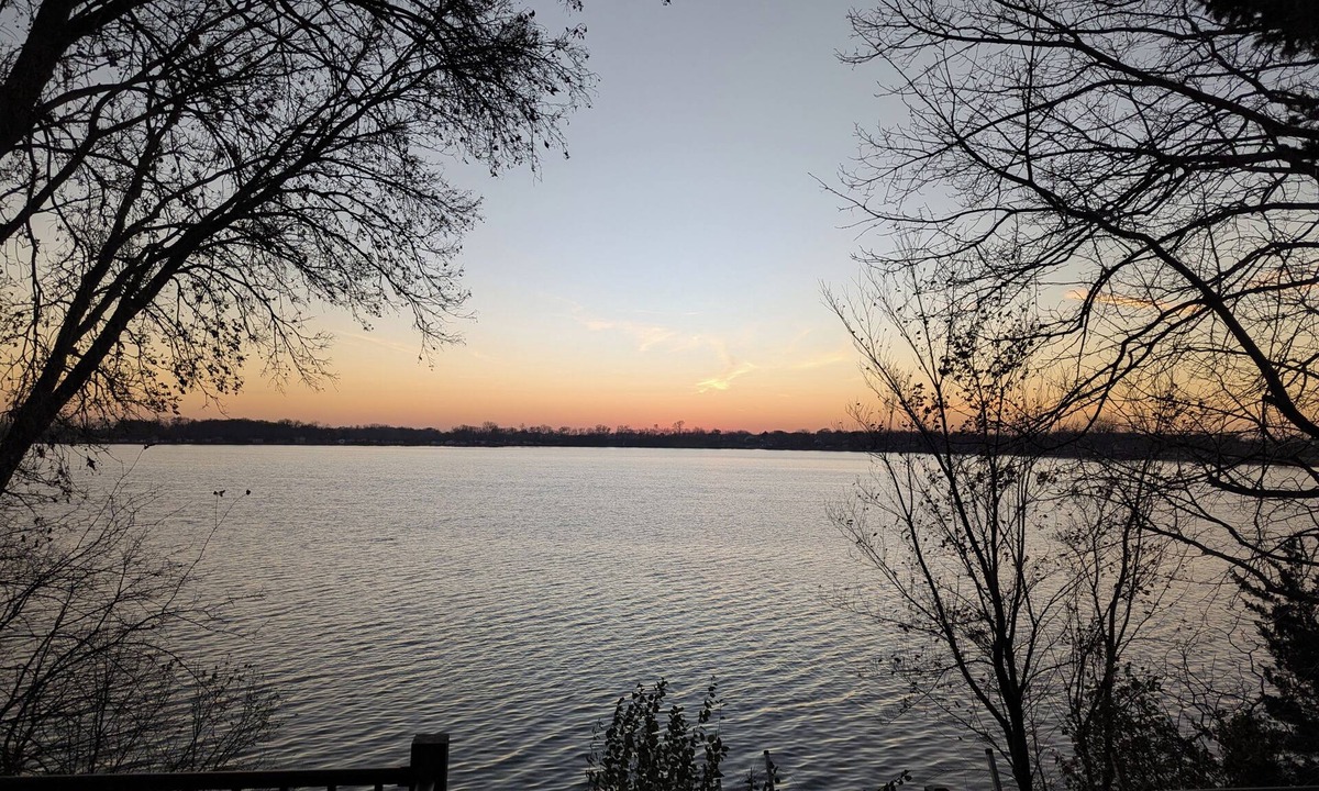 Madison Lake Cabin | Cozy Birchwood Cabin on Duck Lake
