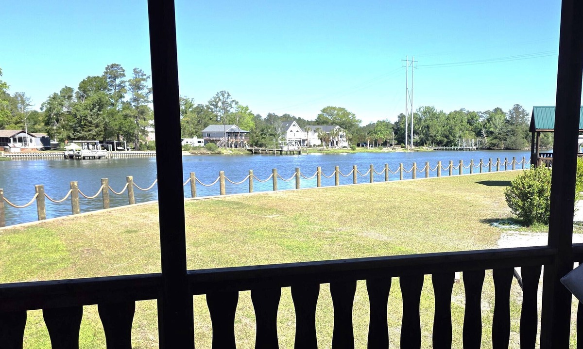 Core Creek Cabin | Cozy Cabin 3 on the ICW Waterfront. Book your Spring and Summer vacations NOW!