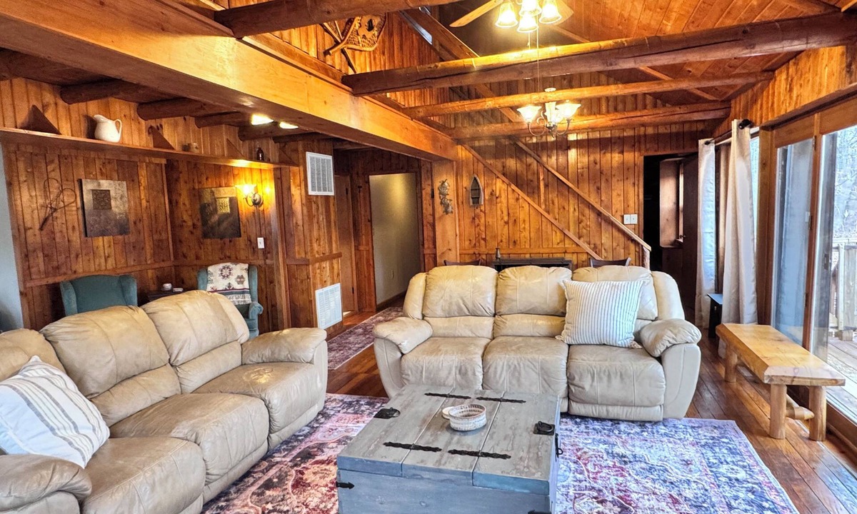 Carroll Valley Cabin | Cozy cabin among the trees near Historic Gettysburg/Liberty Mountain Resort