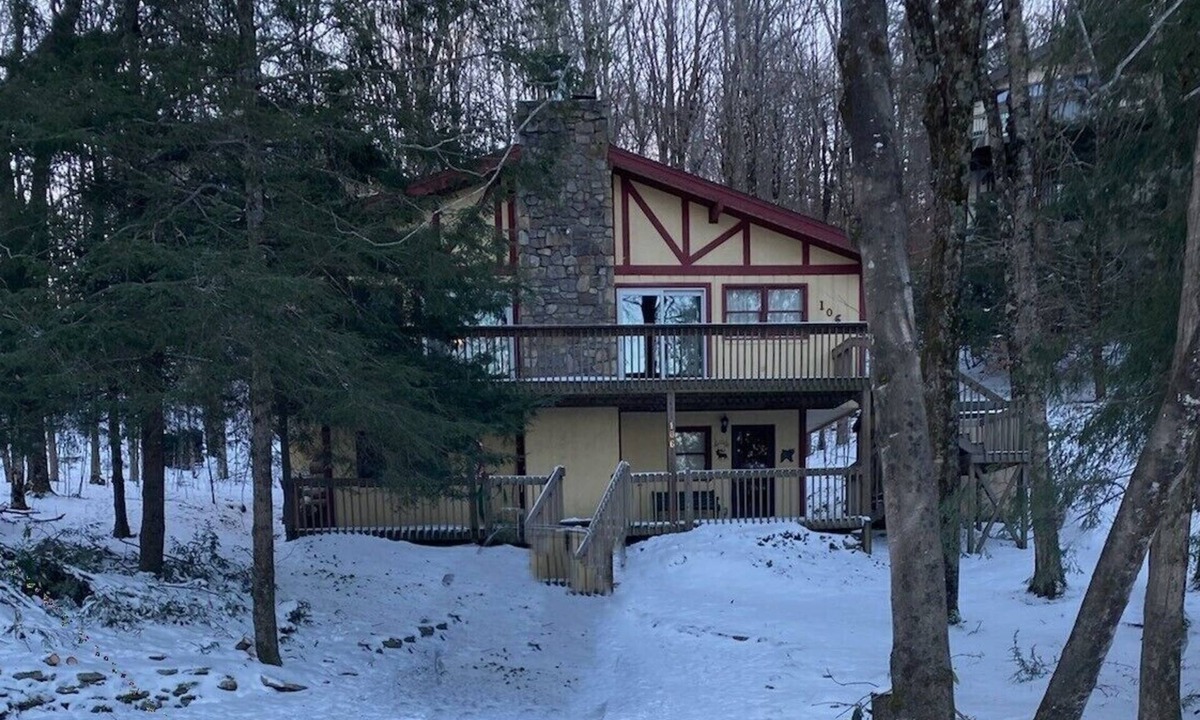 Charter Hills Cabin | Cozy Cabin on Beech