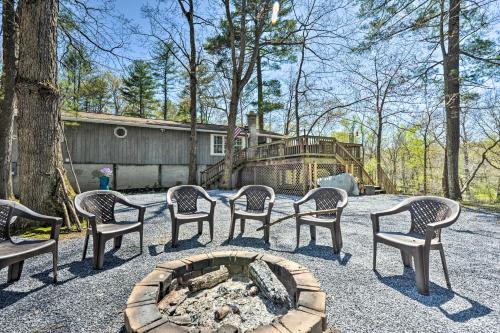 High View House | Cozy Cabin with Sunroom & Cacapon River Access!