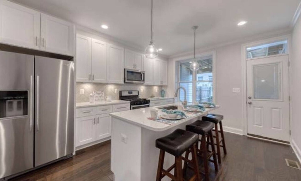 Highlandtown House | Cozy Canton Home with Rooftop Deck + Private Parking