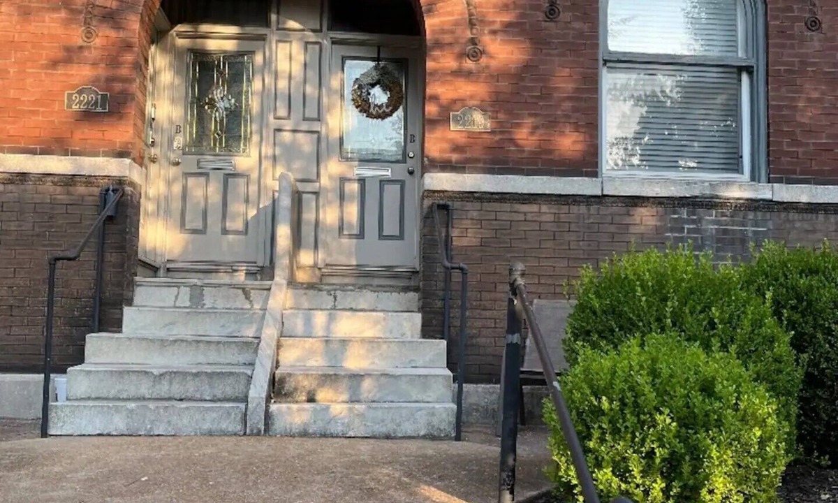 Benton Park Condo | Cozy & charming updated 2bdrm condo mins away from restaurants & entertainment!
