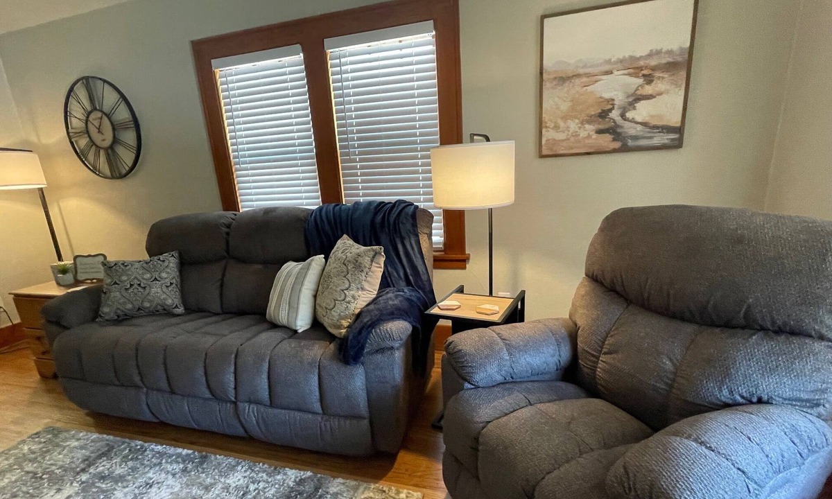 Fort Dodge House | Cozy Cottage home in a great location and neighborhood.