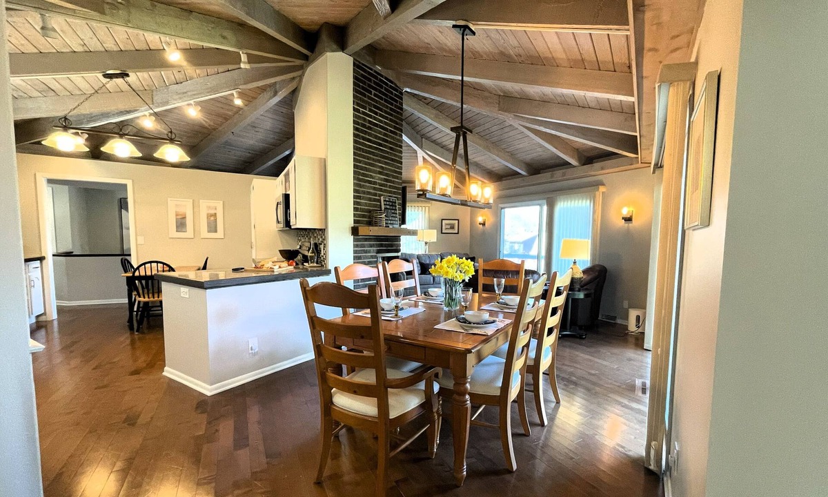 Fontana House | Cozy, Fun Hexagon Home on Wooded Lot in Fontana on Geneva Lake, Close to Lake .
