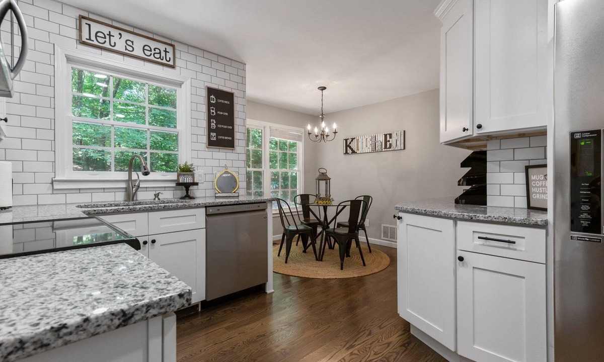 Cartersville House | Cozy Getaway: Extended Stay, 5BR Open Air Near DT