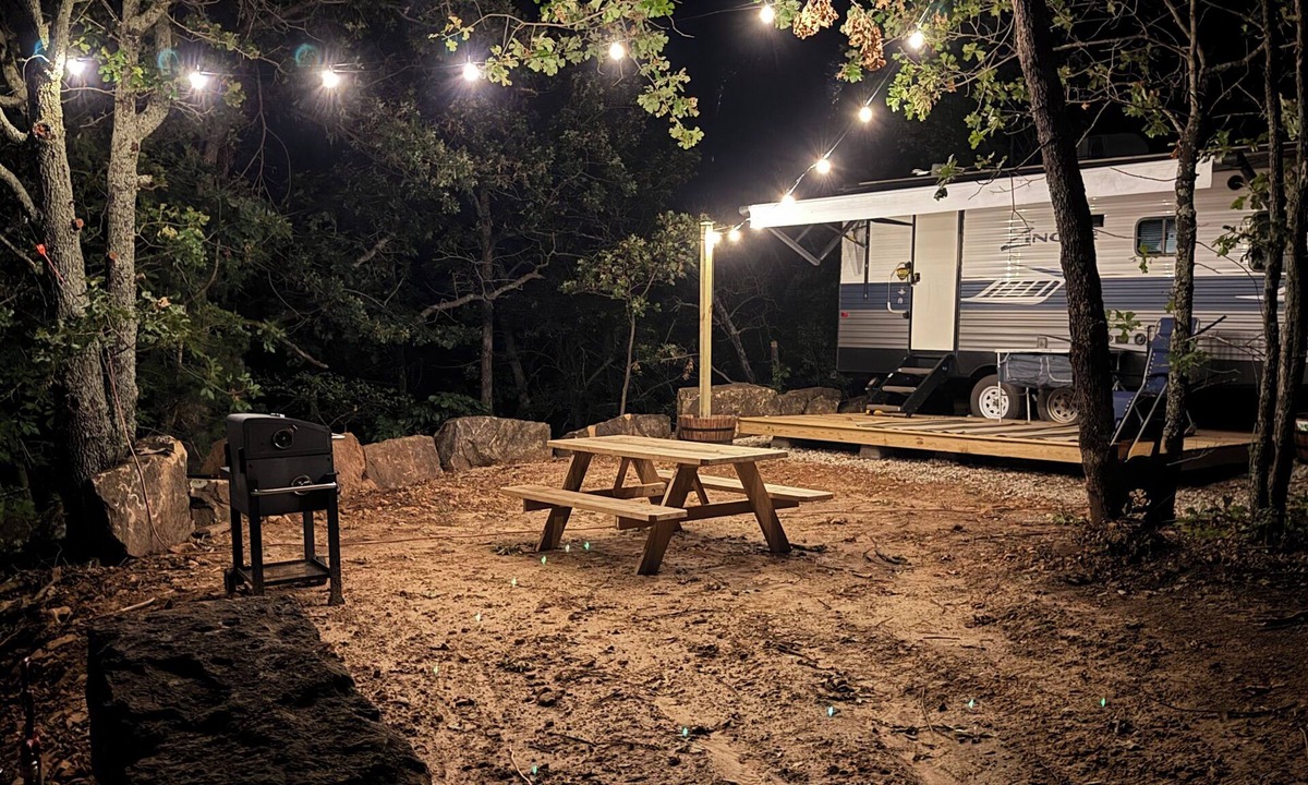 Osage County House | Cozy Glamping at Keystone Lake: Boat Rental, Hiking, Campfire, Serene Outdoors