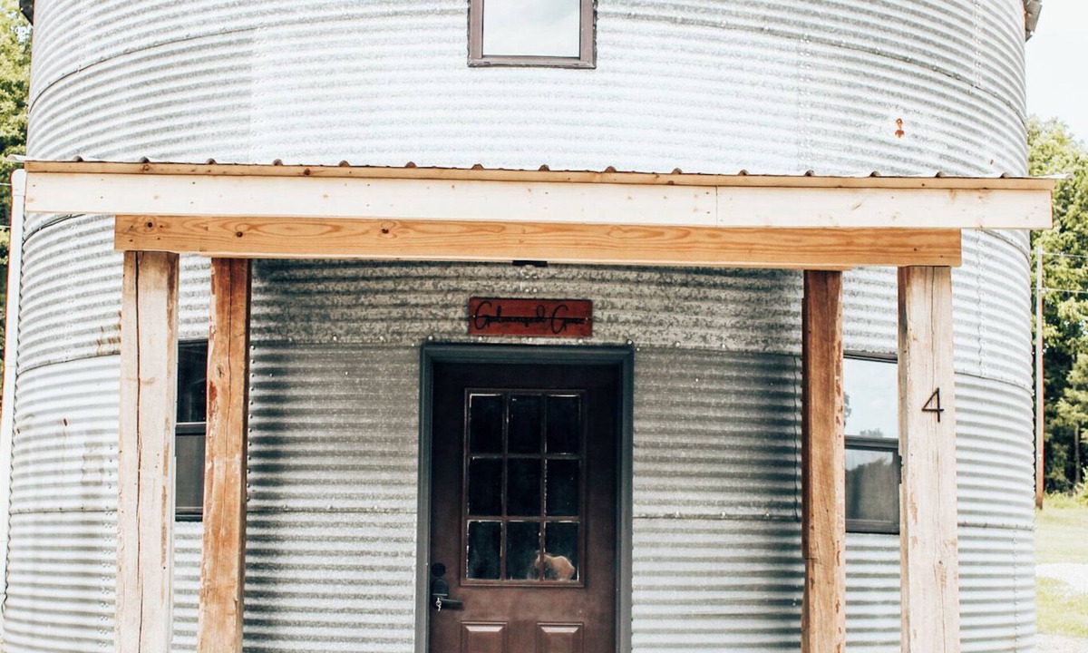 Tebbetts Cabin | Cozy Grain Bin Lodge in Quaint Loose Creek, MO with WiFi, AC