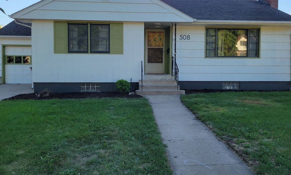 Brookings House | Cozy home with large backyard located 2 blocks from downtown