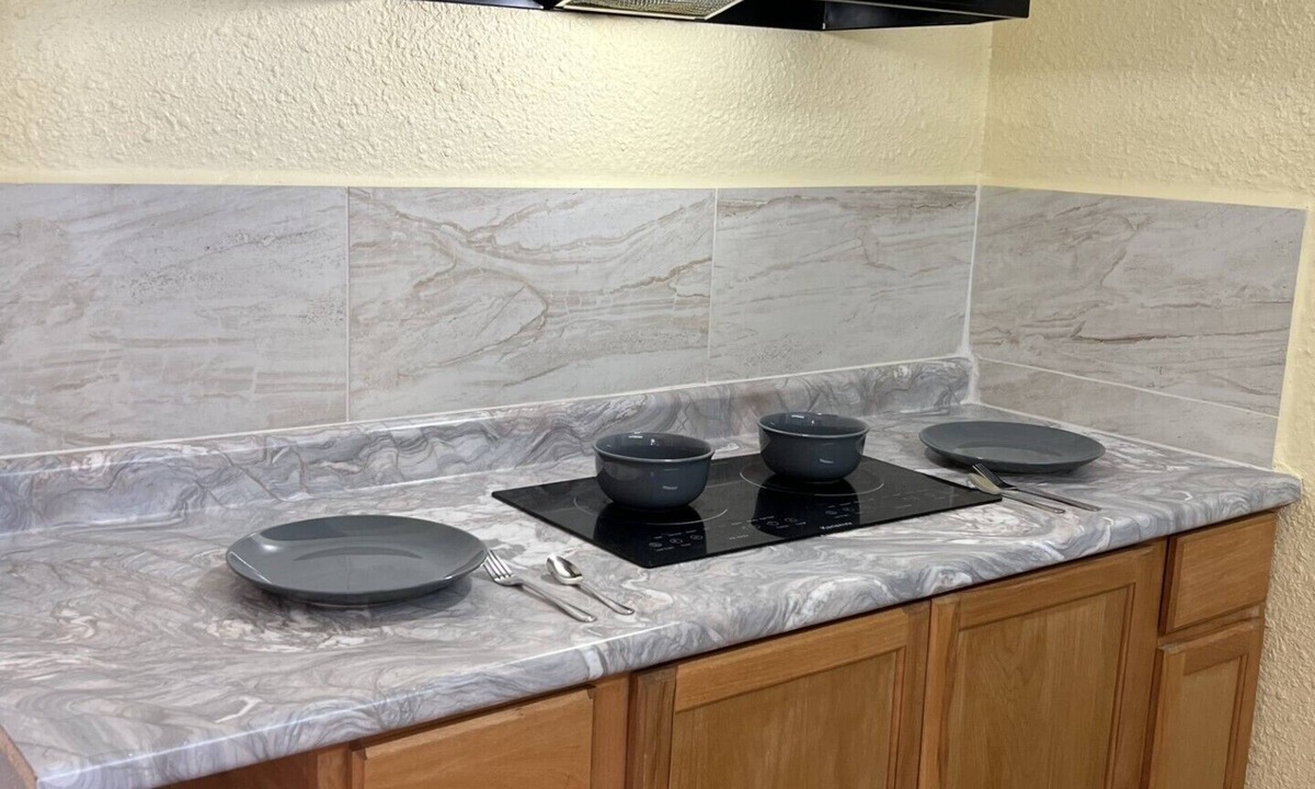 Kirksville Hotel | Cozy hotel in charming location with AC comfort