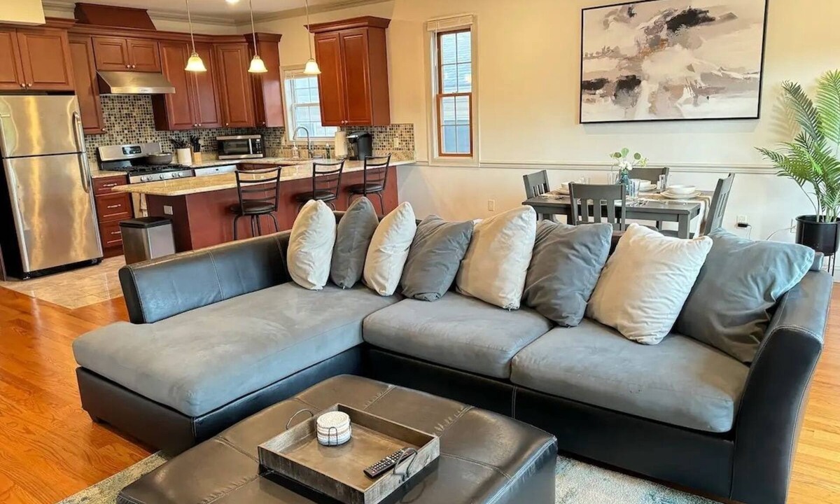 McGinley Square Apartment | Cozy Jersey City/NYC Oasis w/Double Balcony