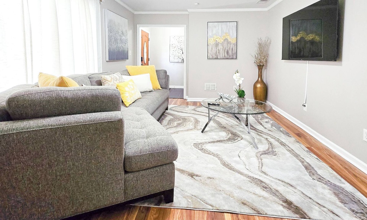 Matthews House | Cozy Matthews Getaway – 1 King, 2 Queens, Stylish & Central!