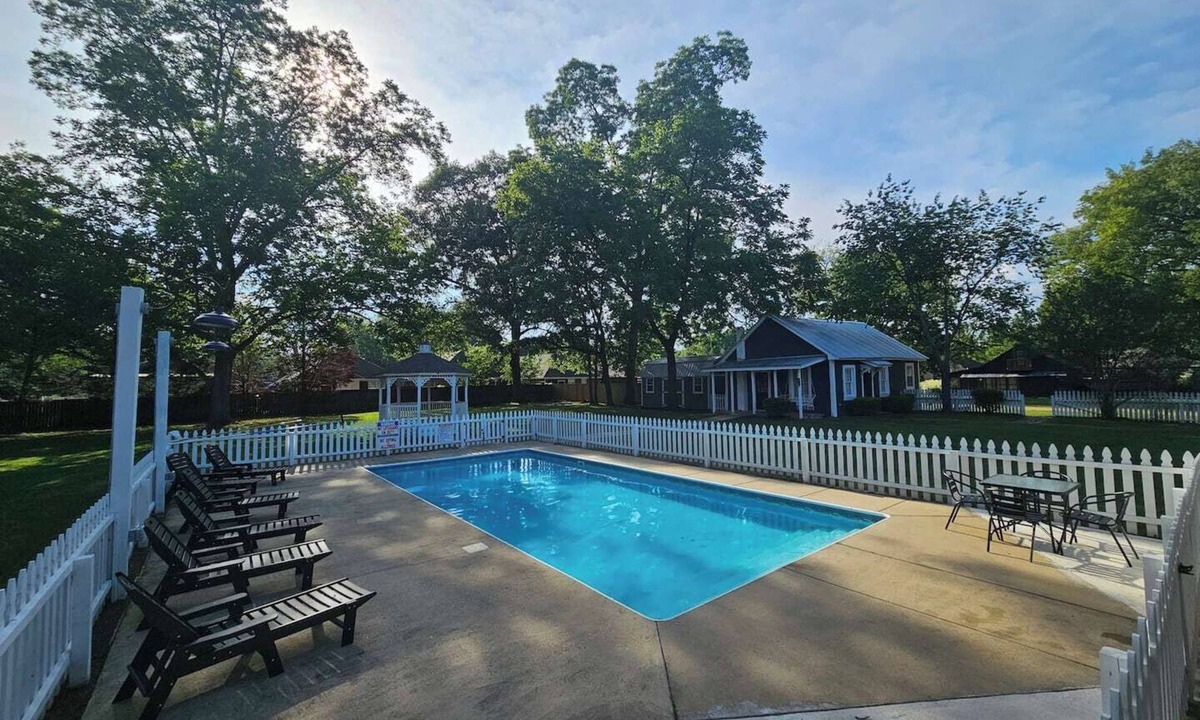 Millbrook Cottage | Cozy Millbrook Cottage | Pool Access Near Capitol