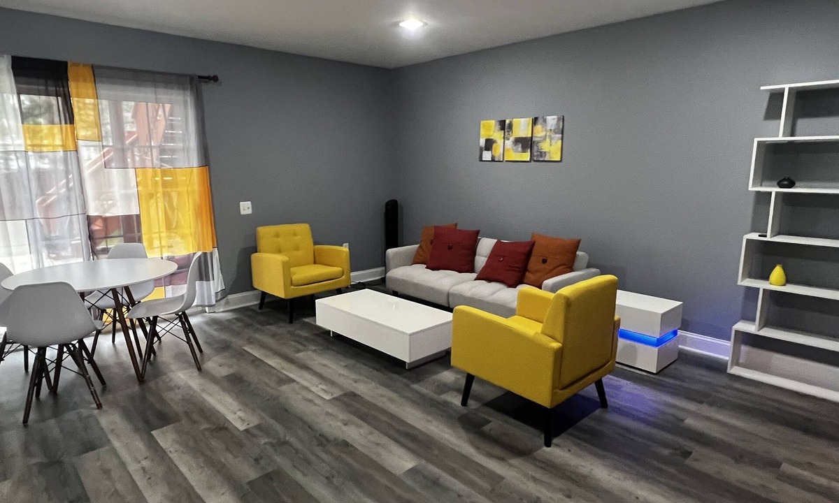 Dulles Town Center House | Cozy Oasis, 6 Miles from IAD, 25 Miles from Washington DC