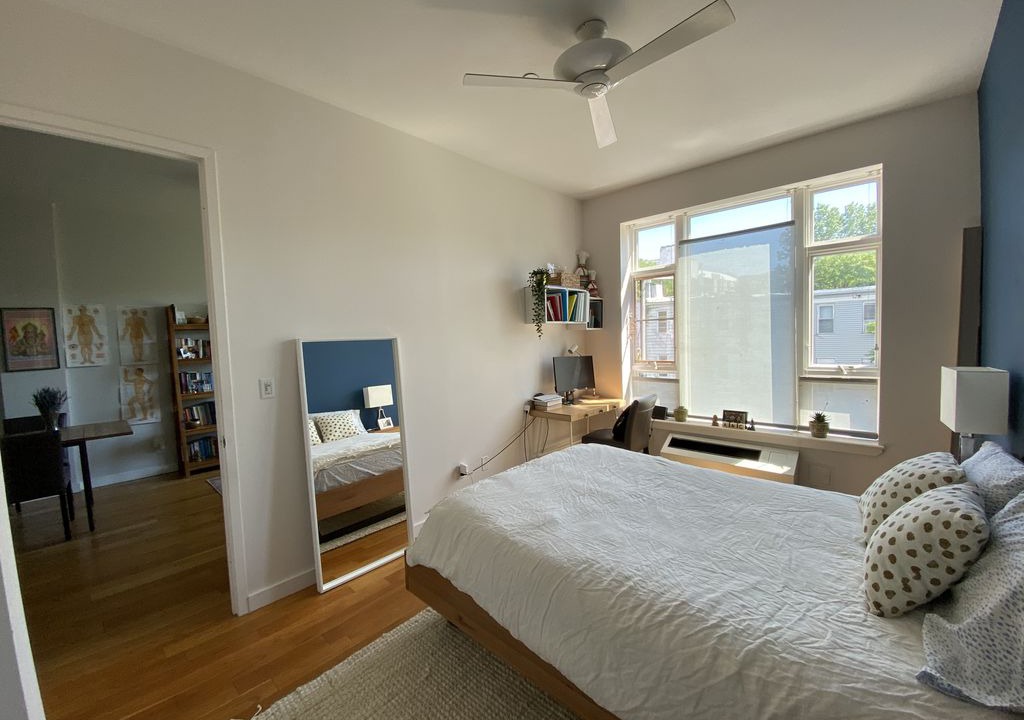 South Slope House | Cozy Park Slope Condo w/ large patio, blocks away from Prospect Park