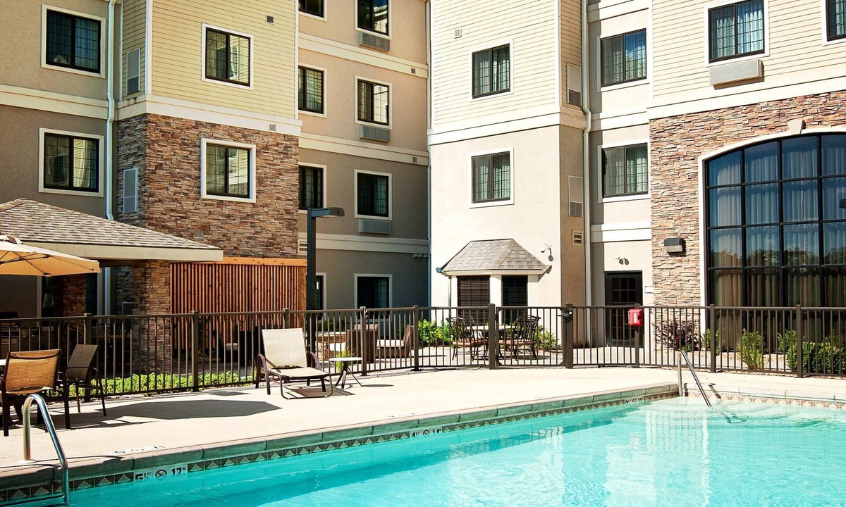Greenwich Apartment | Cozy Queen Studio w/Free Breakfast, Gym & Pool
