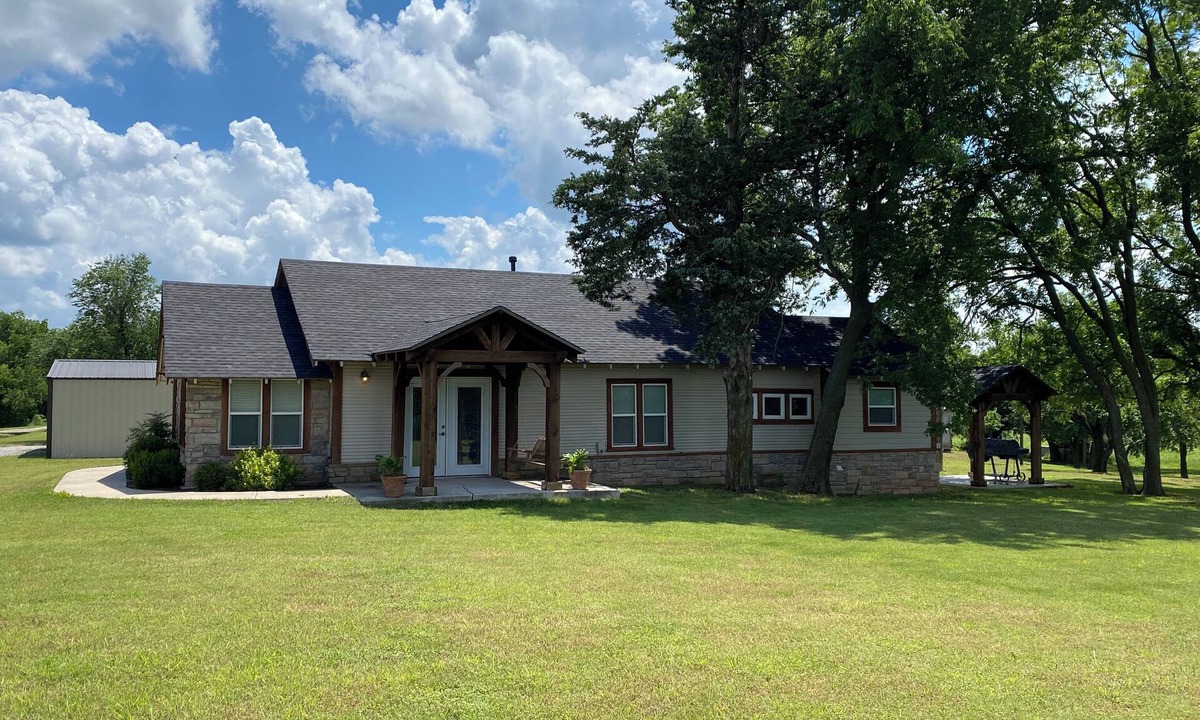 Wheatland House | Cozy retreat with countryside views, Patch of Heaven is the place for you!