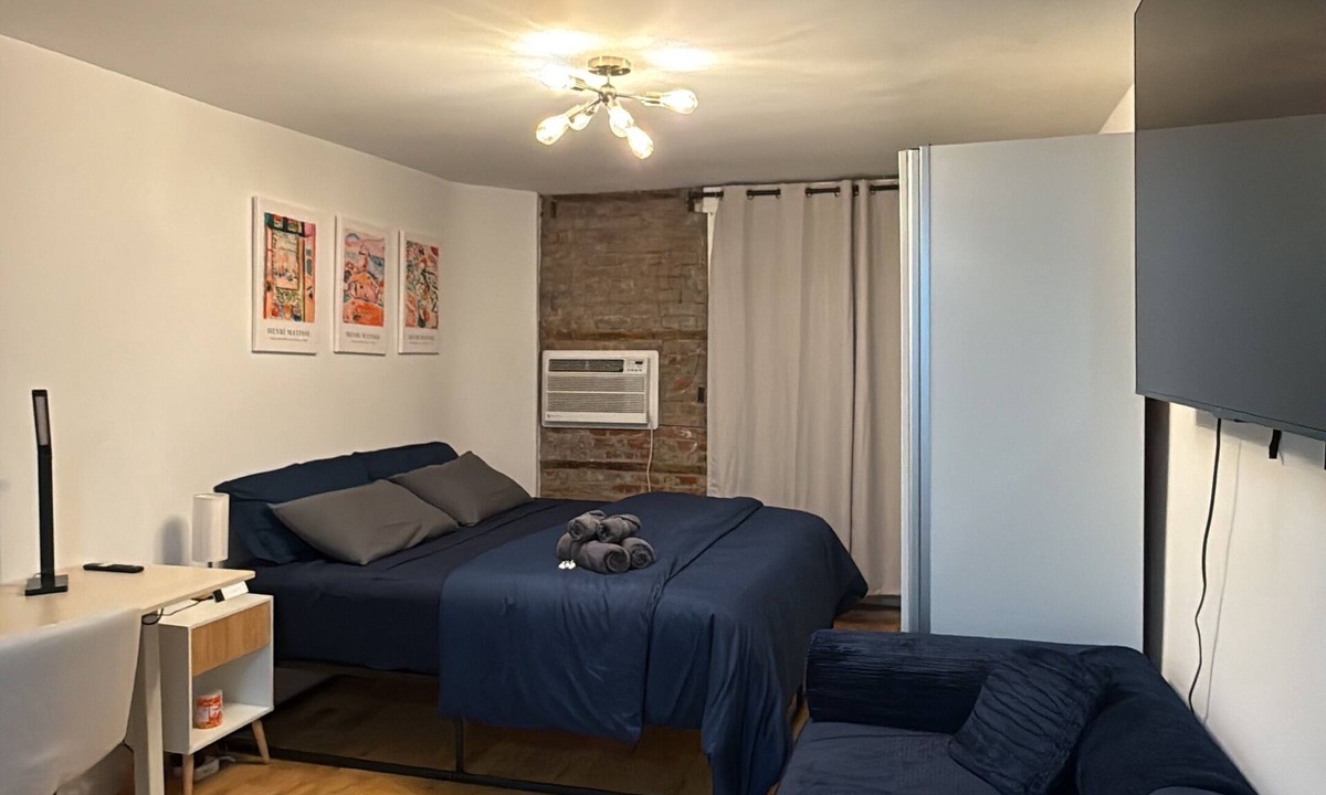 Gramercy Apartment | Cozy studio with AC in vibrant Union Square