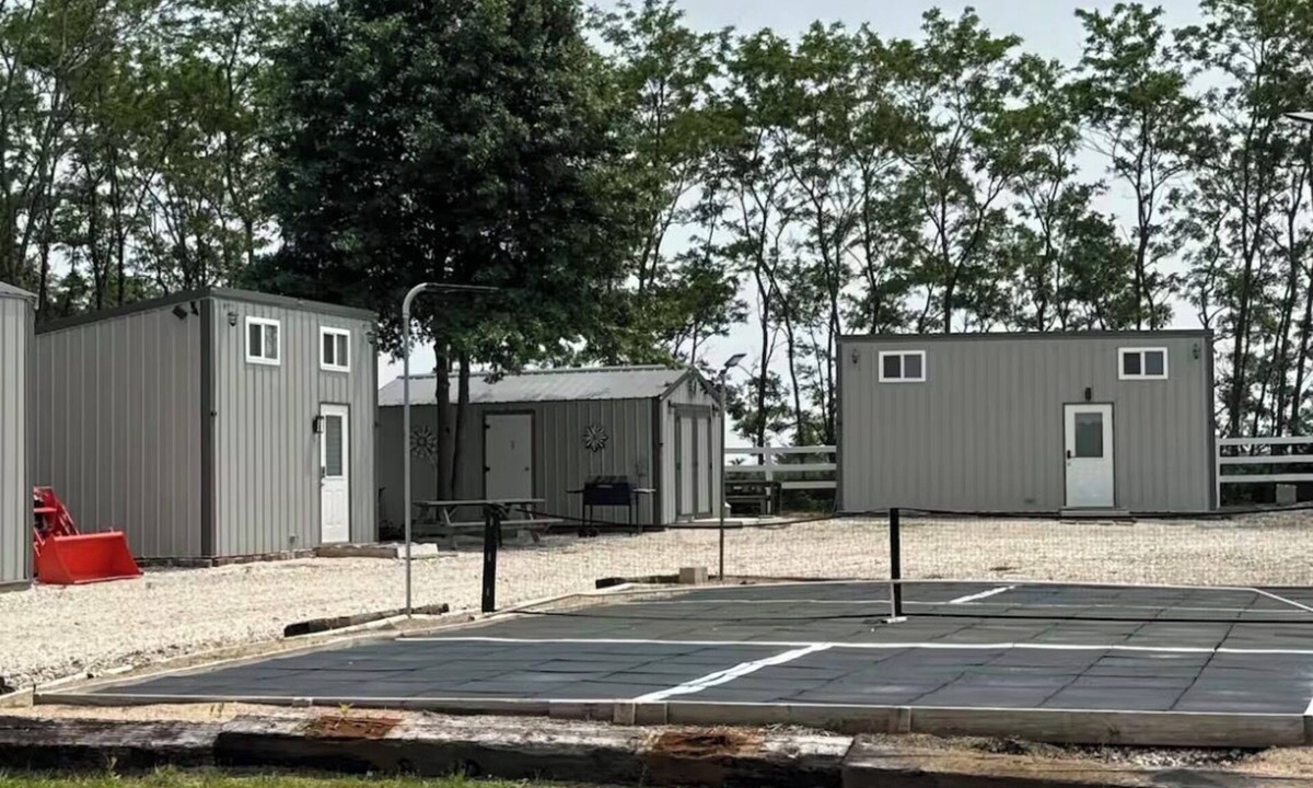 Macon Cabin | Cozy tiny cabin 1 mile from Long Branch state parks Marina, Beach & Boat Ramp