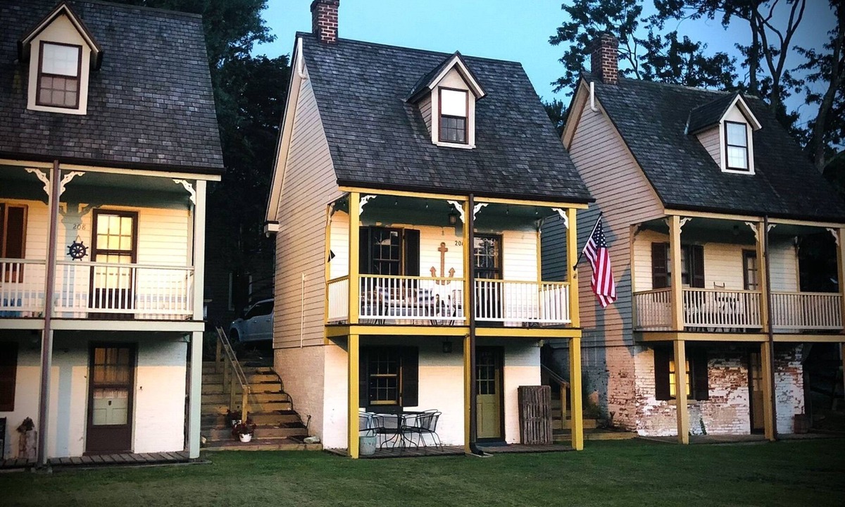 Centreville Cottage | Cozy, unique, historic registered cottage on the Corsica River!