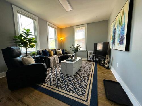 Wilmington Apartment | Cozy unit King bed & laundry