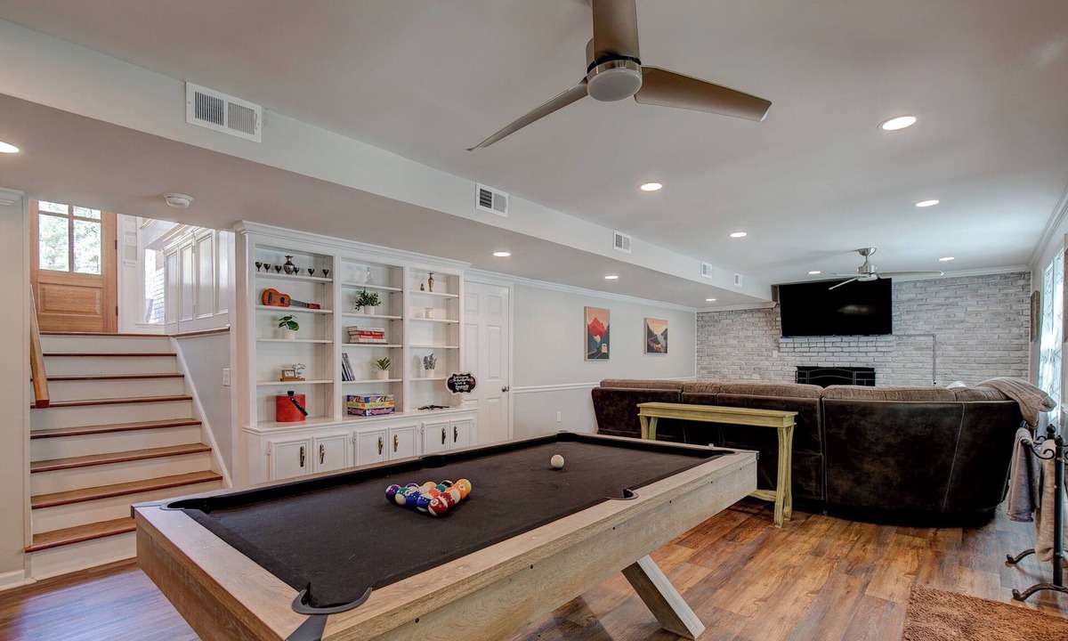 Forest Acres House | Creekside Home, Minutes to Ft Jackson & Downtown - Sleeps 12 - Pool Table, Deck
